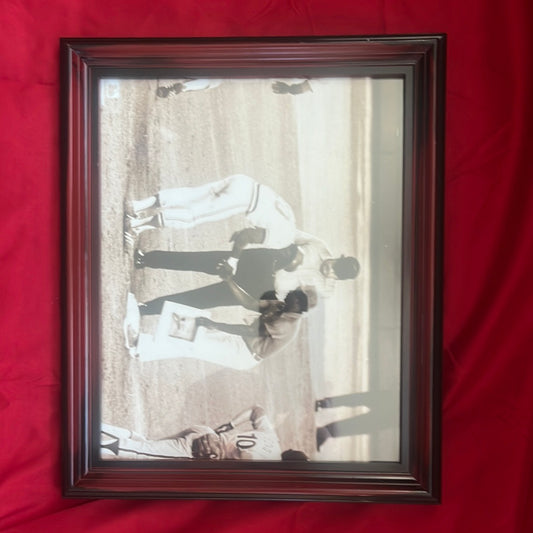 8 x 10“ photo of Lou Brock after stealing the record-breaking base